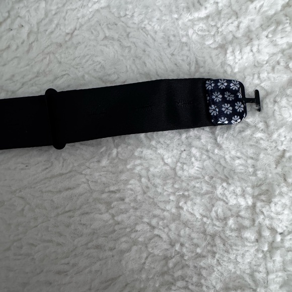 Paisley & Gray Navy and White Floral Bow Tie - Picture 3 of 5